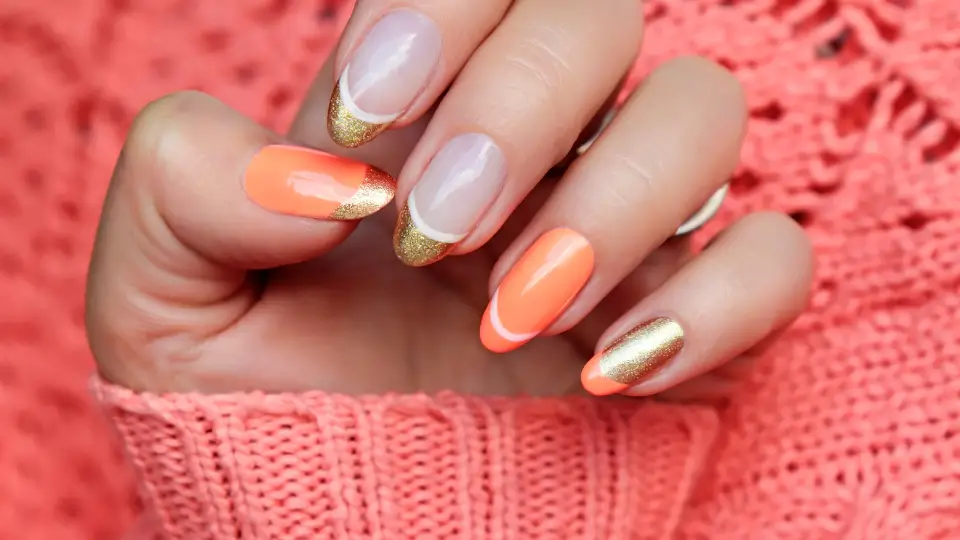 3. Minimalist Nail Designs for One Finger - wide 1