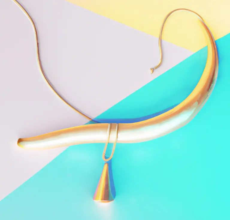 Italian Horn Necklace Meaning (Symbolism & History) Symbol Genie
